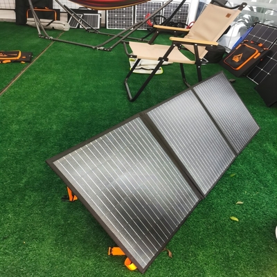 les panneaux solaires pliables de 120W 150W 200W 300W met en sac les kits campants