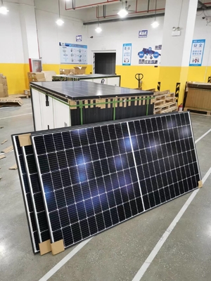 182mm un OEM monocristallin des panneaux solaires de catégorie 450W 445W 460W 455W